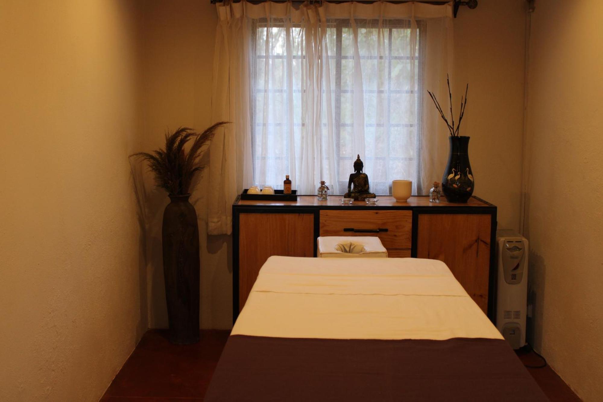 Souimanga-Hotel Антсирабе Екстериор снимка
