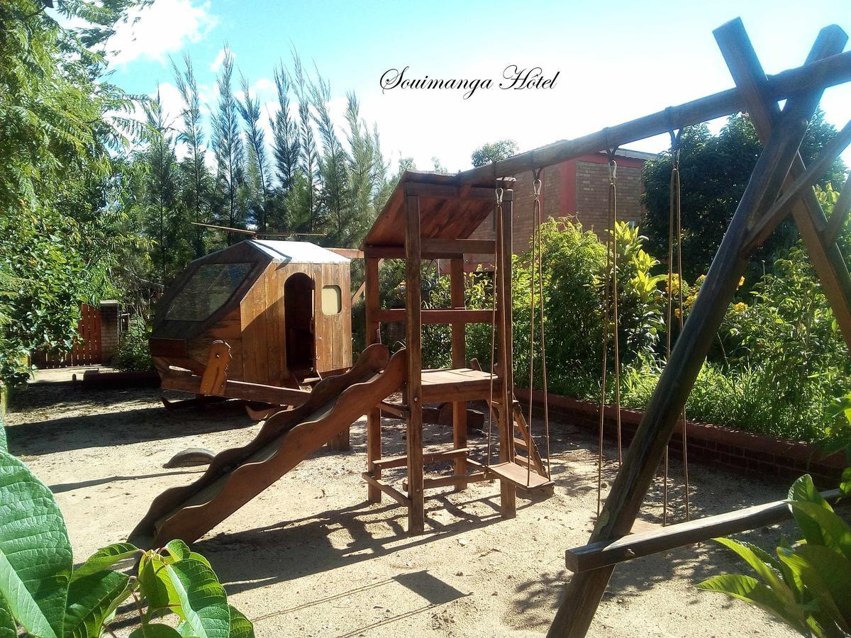 Souimanga-Hotel Антсирабе Екстериор снимка